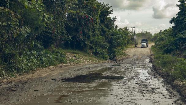 Carreteras al vertedero Duquesa siguen deterioradas