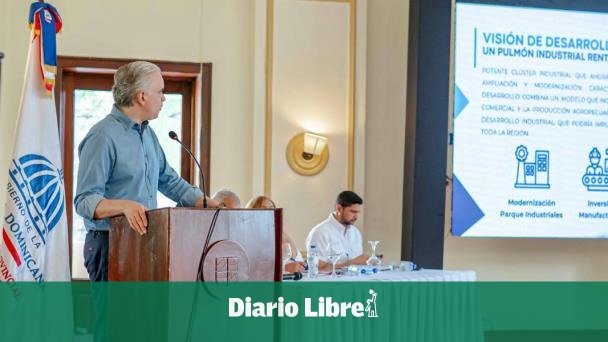 Ministro de Educación acude a San Cristóbal y escucha demandas