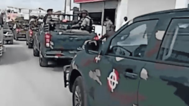 Autoridades se instalan en el Hoyo de Friusa antes de llamado a marcha
