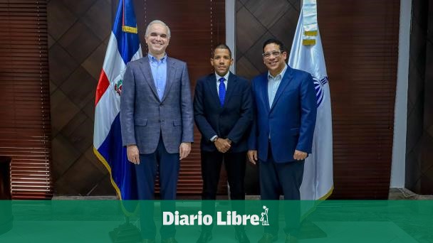 Nombra oficial de cumplimiento en Educación para transparencia