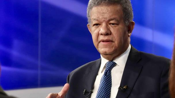 Leonel llama a cambiar de rumbo en la gestión de la crisis migratoria