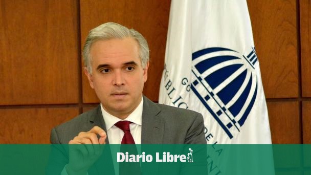Ministro de Educación denuncia uso de su imagen y videos en videos