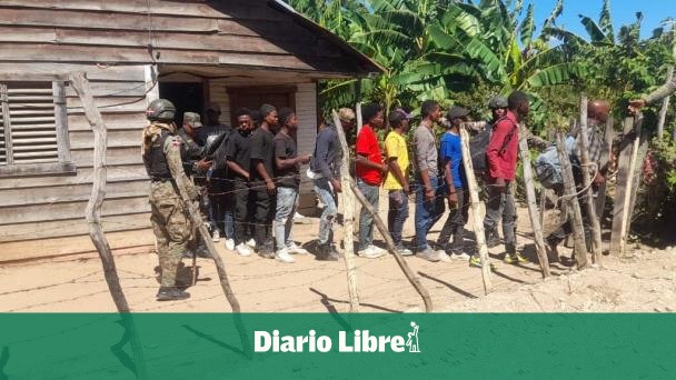 Encuentran a 50 haitianos escondidos en una casa en Valverde