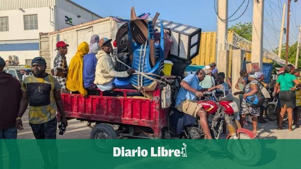Cientos de haitianos regresan voluntariamente a su país