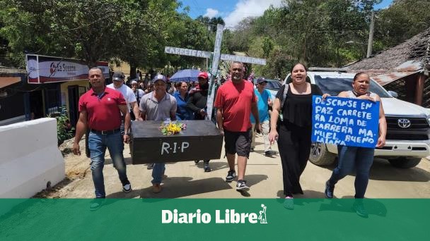 Realizan funeral simbólico en reclamo de carretera en Dajabón