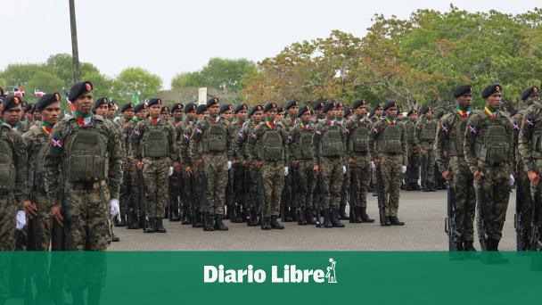 El presidente Luis Abinader encabeza graduación de soldados del ERD