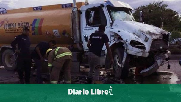 Bombero herido cuando auxiliaba a víctima de accidente de tránsito