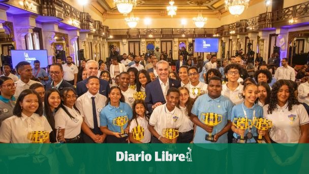 Abinader destaca avances de estudiantes en la educación Steam