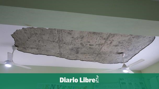 Temen por grietas en escuela de Santo Domingo Oeste