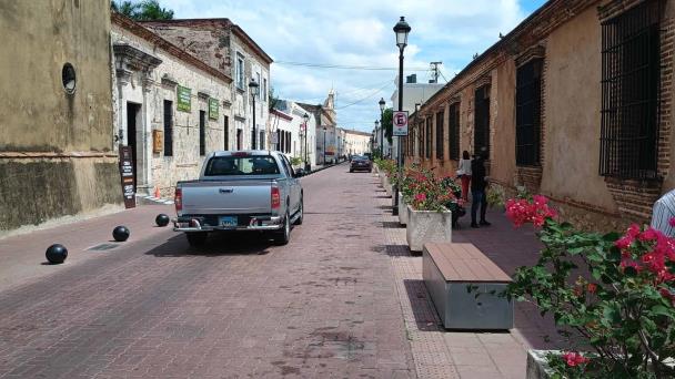 Intrant inicia prohibición de estacionamiento en calle Las Damas