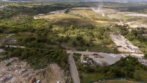 Conectividad mejorada: avanzan trabajos en carretera hacia Duquesa