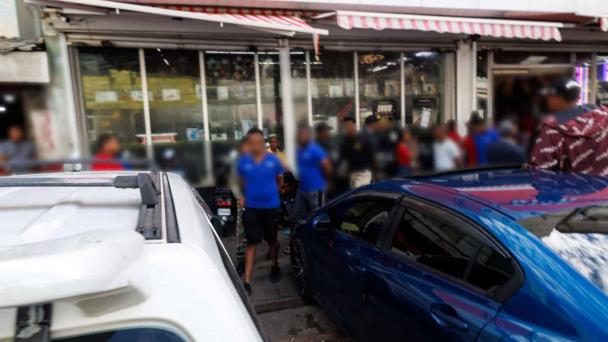 Migración saca de tiendas chinas a haitianos indocumentados